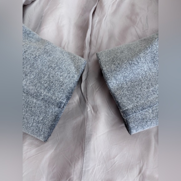 ARITZIA Babaton Portfolio Double Face Coat Grey Wool Cashmere Medium GUC - Picture 12 of 17